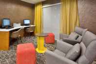 Functional Hall SpringHill Suites by Marriott Wichita East at Plazzio
