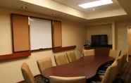 Functional Hall 7 Hampton Inn La Junta