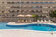 Kolam Renang Hotel Salou Beach by Pierre & Vacances