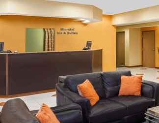 Lobi 2 Microtel Inn & Suites by Wyndham South Bend/At Notre Dame Un