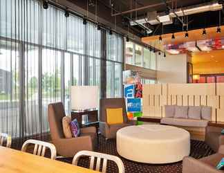 Lobby 2 Aloft Bolingbrook