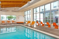 Swimming Pool Aloft Bolingbrook