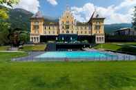 Swimming Pool Grand Hotel Billia