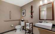 In-room Bathroom 5 Cambria Hotel Denver International Airport