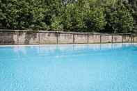 Swimming Pool Sweet Hotel