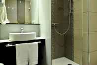 Toilet Kamar Cottage Hotel