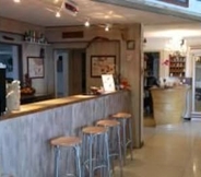 Bar, Kafe dan Lounge 4 Cap Riviera