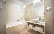 In-room Bathroom 7 Hotel Kvarner - Liburnia
