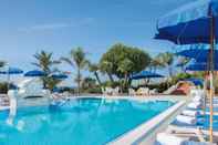Swimming Pool Hotel Capizzo
