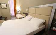 Kamar Tidur 3 Hotel Piacenza