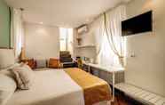 Bedroom 6 Pantheonview - Luxury Suites