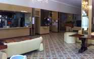 Lobby 4 Eden Park Hotel