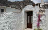 Exterior 4 Trulli Holiday Albergo Diffuso