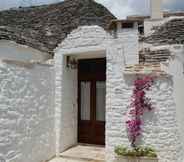 Exterior 4 Trulli Holiday Albergo Diffuso