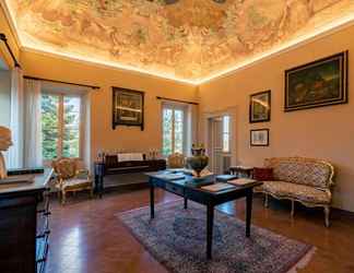 Lobby 2 Villa Cattani Stuart XVII secolo