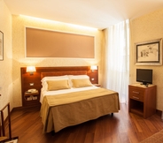 Bilik Tidur 6 Hotel Madrid