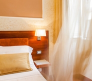 Bilik Tidur 5 Hotel Madrid