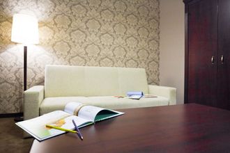 로비 4 Hotel Royal