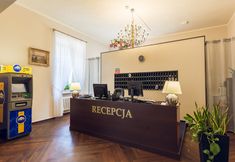 로비 4 Hotel Royal