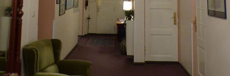 Lobby Hotel-Pension Waizenegger