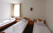 Bedroom 6 Land Gut Hotel Pension Sperling
