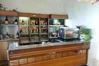 Bar, Cafe and Lounge Hotel Villa Aricia