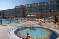 Swimming Pool Arena Hotel Holiday