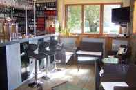 Bar, Cafe and Lounge La Tour du Loup