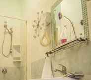 In-room Bathroom 2 Hotel Piccolo Sogno