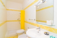 In-room Bathroom Albergo Villa Giusto