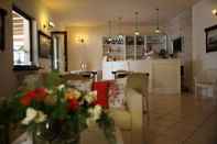 Bar, Cafe and Lounge Residence La Giara