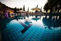 Swimming Pool Hotel Pomara