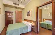 Bilik Tidur 7 Hotel Corona