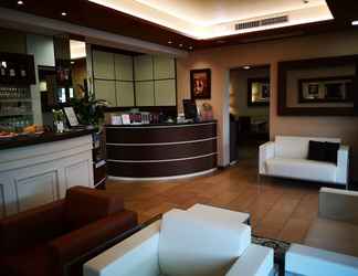 Lobby 2 Hotel Clarin 14 by Dori