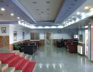 Lobby 2 Metropolis