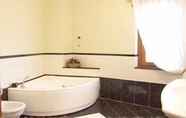 Toilet Kamar 6 Capys