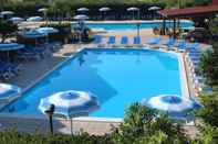 Swimming Pool Village & Residence Club Aquilia