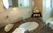 Phòng tắm bên trong 4 Al Manzel Hotel Apartments