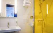 Toilet Kamar 6 ibis Styles Saumur Gare Centre