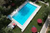 Swimming Pool Hotel Leonor de Aquitania