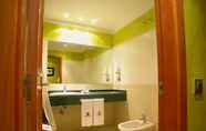 In-room Bathroom 4 Torres de Somo