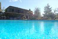 สระว่ายน้ำ Hotel Colle Etrusco Salivolpi