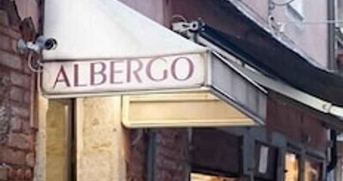 ภายนอกอาคาร Hotel Albergo Doge