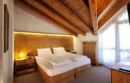 Bedroom 5 Hotel Montana