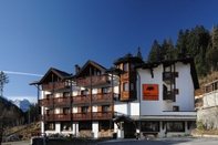 Exterior Hotel Montana