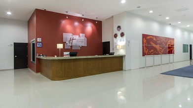 Lobby 4 Holiday Inn Express Guadalajara Iteso, an IHG Hotel