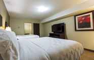 Bedroom 7 Holiday Inn Hotel & Suites Kamloops, an IHG Hotel