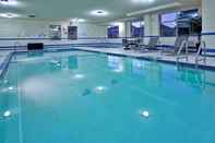 Swimming Pool Holiday Inn Hotel & Suites Kamloops, an IHG Hotel