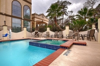 Swimming Pool Best Western Plus New Caney Inn & Suites