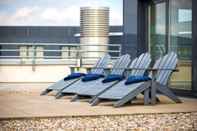 Swimming Pool Radisson Blu Hotel, Hamburg Airport